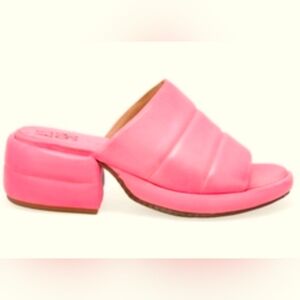 A.S. 98 Leander Clogs in Shock Pink